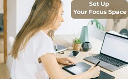 Clean minimalist desk with timer showing optimal focus session length for productive deep work