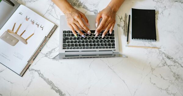 A minimalist workspace optimized for a 25 minute timer tactical sprint block.